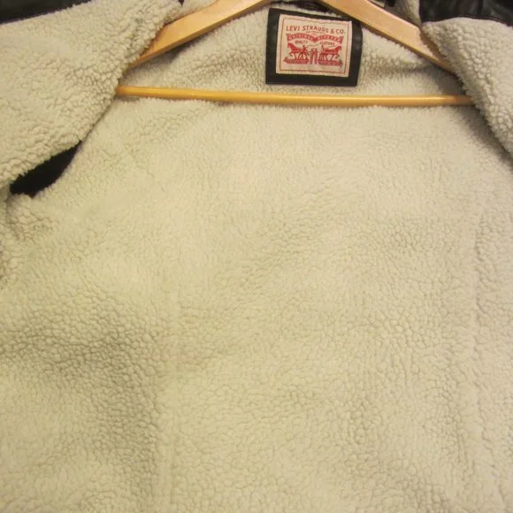 VTG LEVI STRAUS FAUX LEATHER TRUCKER JACKET, W/FAUX SHERPA LINING, LARGE - Picture 16 of 16
